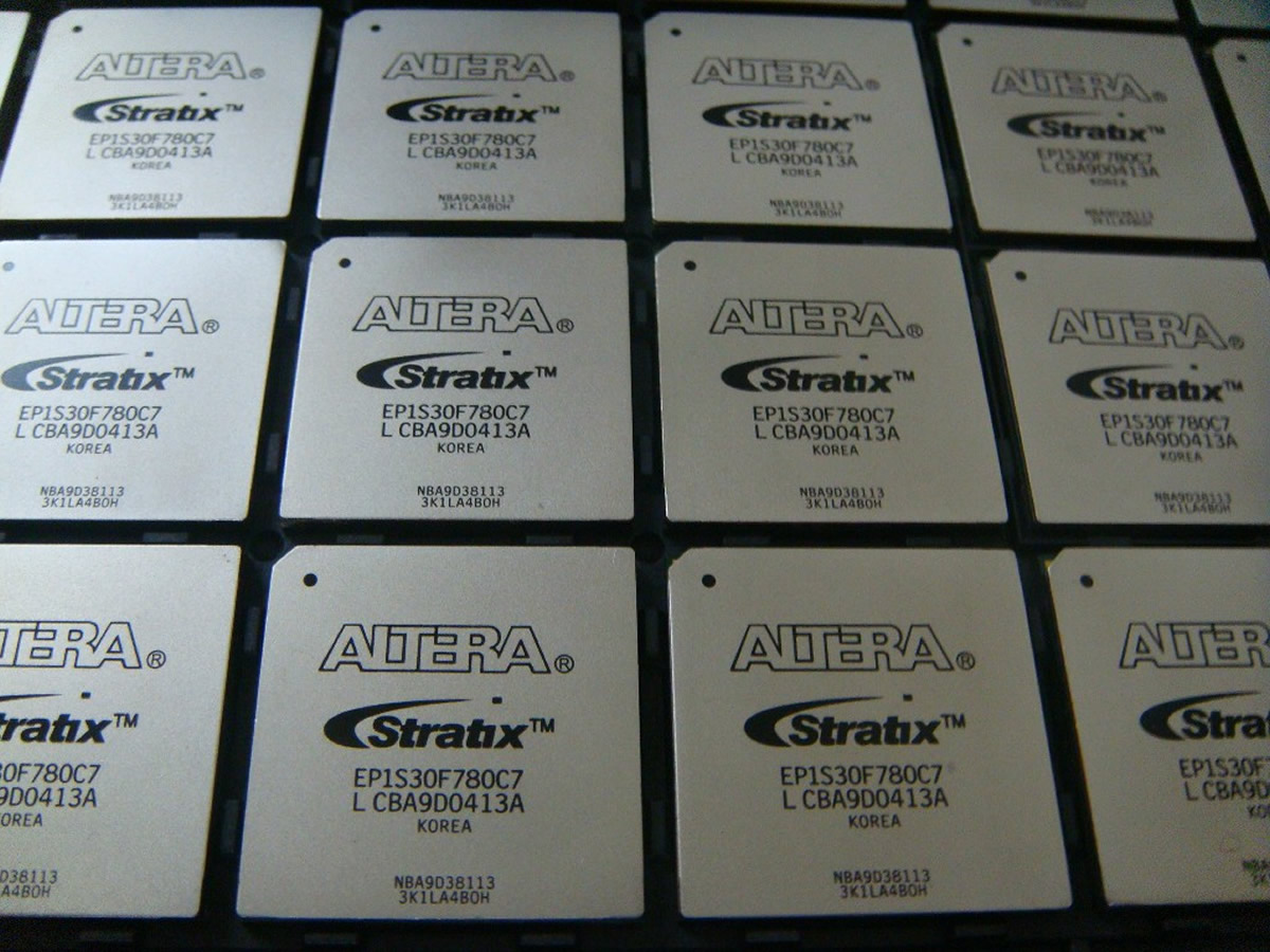 EP1S30F780C7