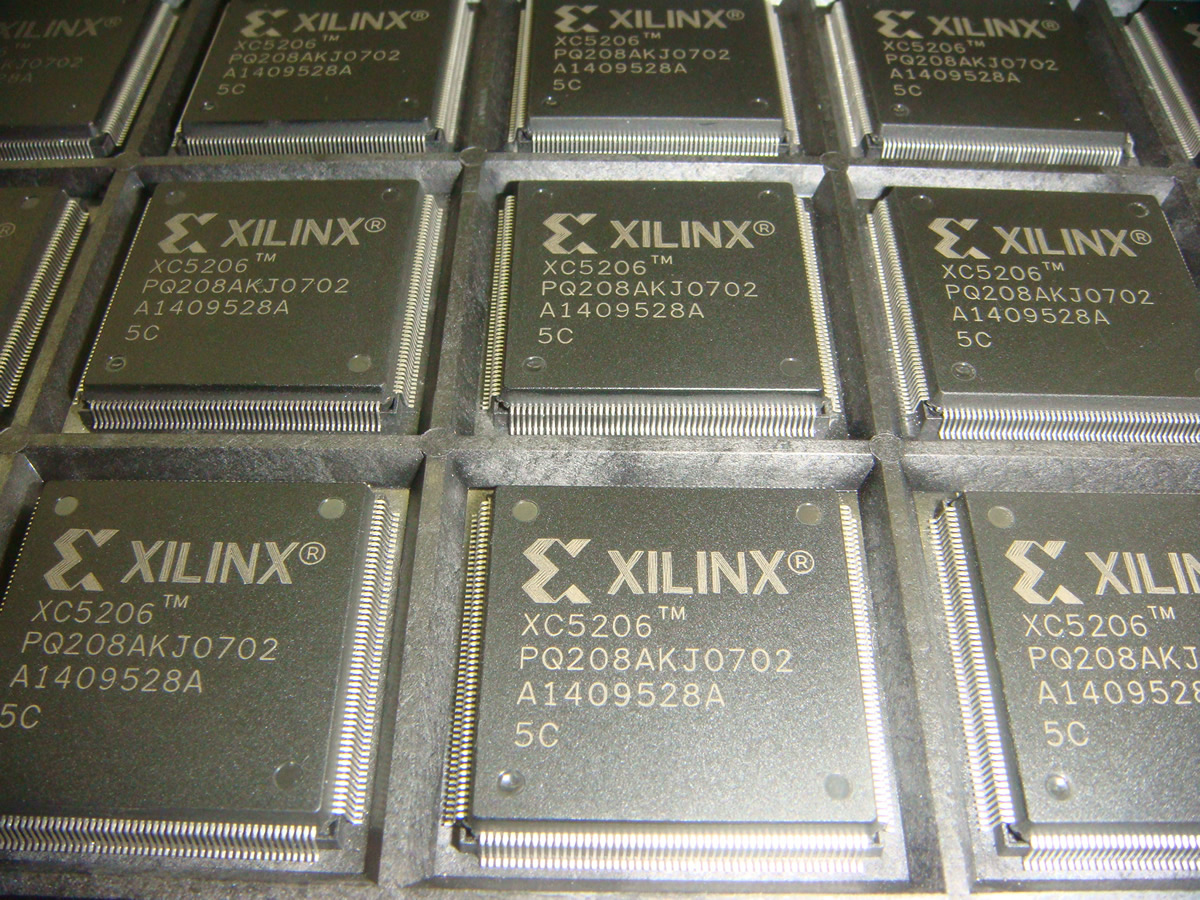 XC5206-5PQ208C
