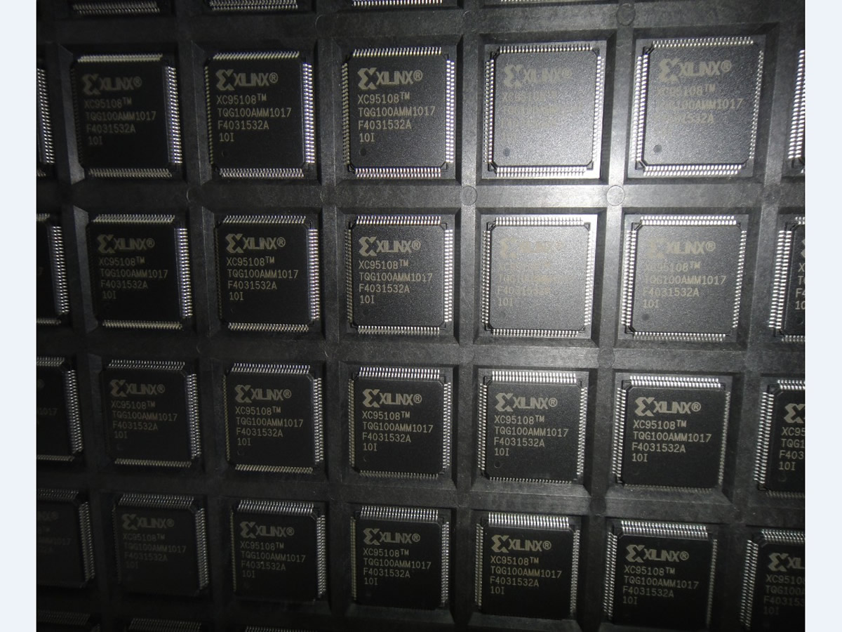 XC95108-10TQG100I